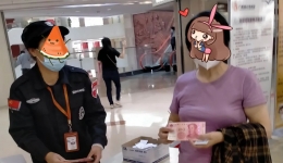 60周岁以上老年人打新冠疫苗，不但能现场领钱，符合条件者还可免费体检！