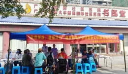 秋意渐浓，健康同行——明秀分院内科开展健康科普知识讲座暨义诊服务暖民心活动