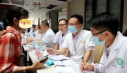 广西名壮医韦英才团队到罗城开展健康服务活动