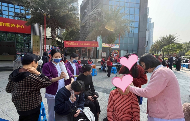 弘扬雷锋精神 护佑百姓健康 | 国壮两个党支部组织护理人员进社区推广中壮医特色技术