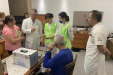 五象秋月社区家庭医生上门 免费为辖区老人提供医疗服务